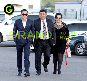 Дамбын Хишигээгийн шүтээн Модун “амиллаа”